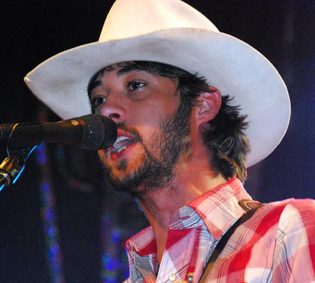 Ryan Bingham on stage